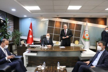 Ulaştırma ve Altyapı Bakanı Adil