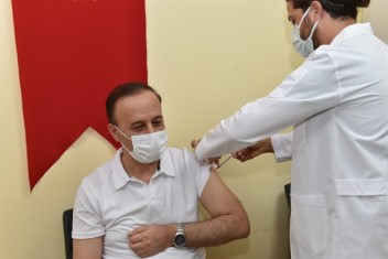 Üçüncü Doz Aşısını Olan Vali Erin, Vatandaşlara Çağrısını