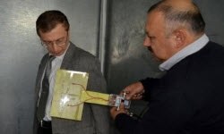 Vücuda gizlenen patlayıcıları bulacak