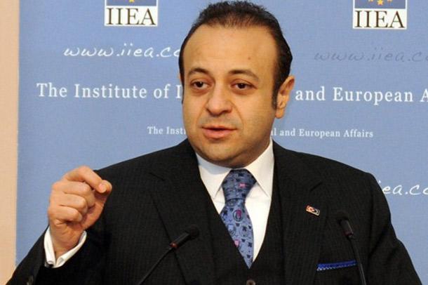  Bağış: Vize sorununun sebebi 80 darbesi