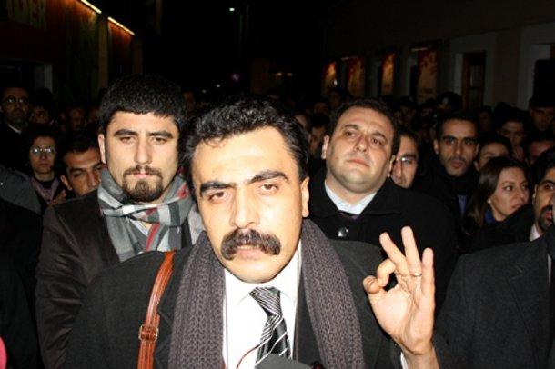  Gözaltına alındı