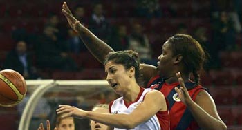 Son sıradaki TED Ankara direniyor