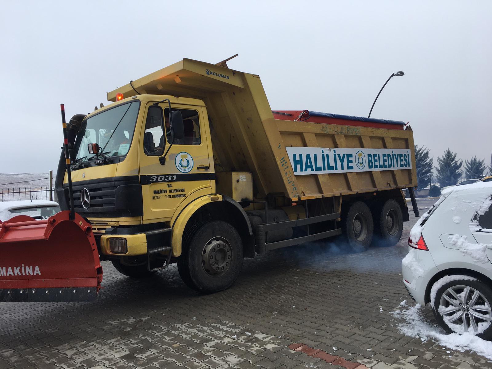 HALİLİYE BELEDİYESİ KAR MESAİSİNE DEVAM EDİYOR