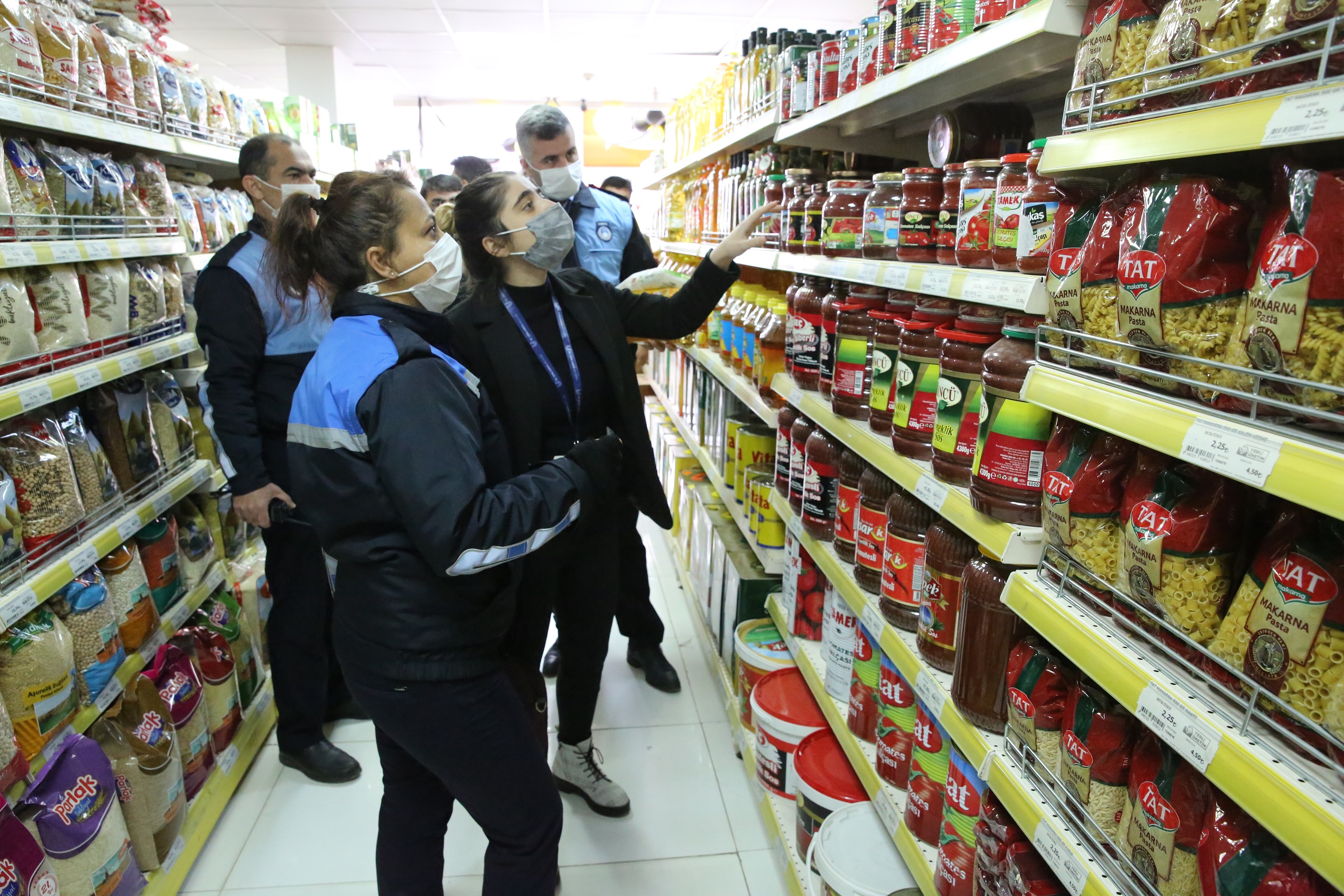 HALİLİYE’DE ZABITADAN MARKET DENETİMİ