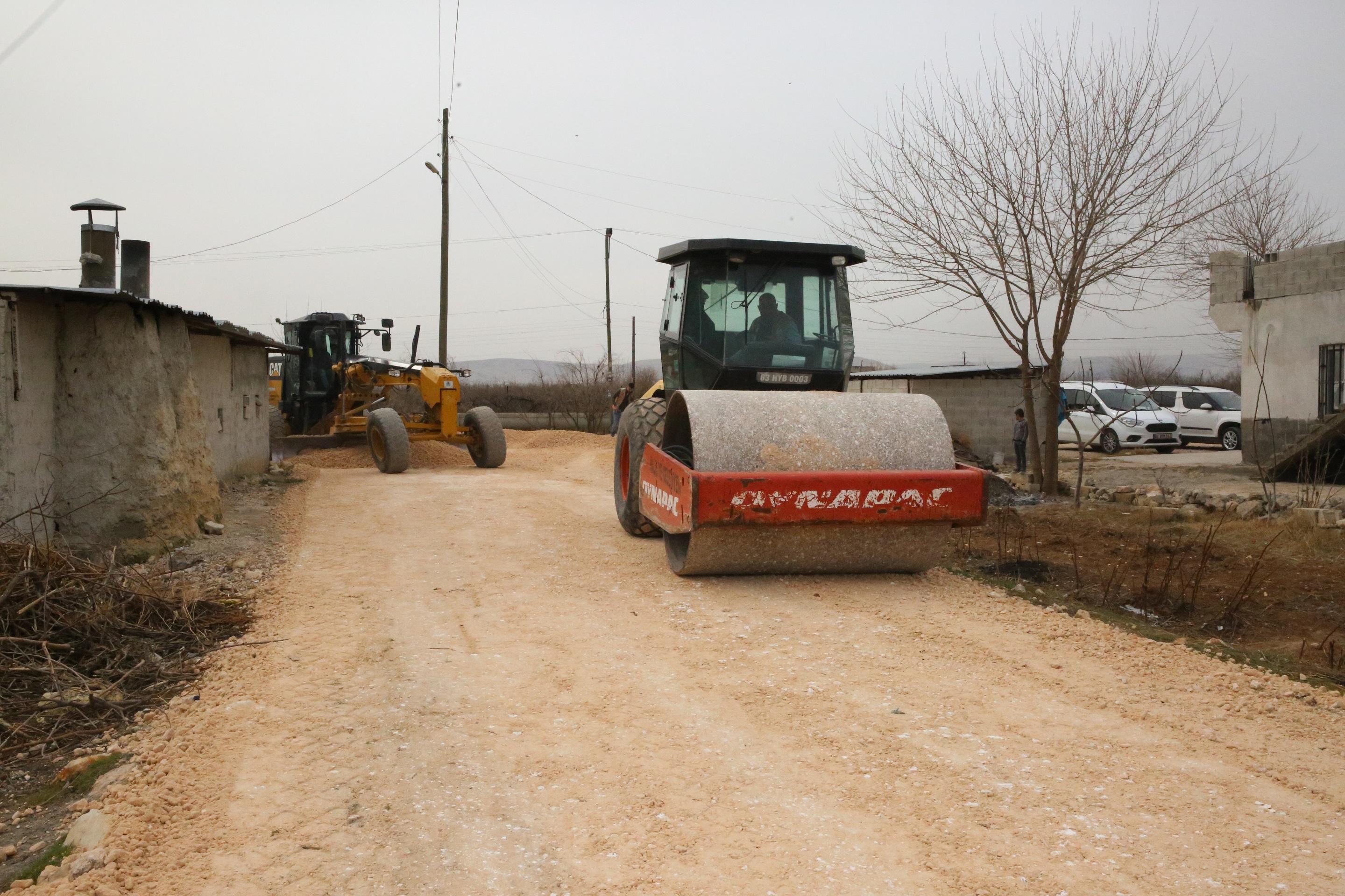 HALİLİYE BELEDİYESİNDEN 8 MAHALLEDE ÜST YAPI ÇALIŞMASI