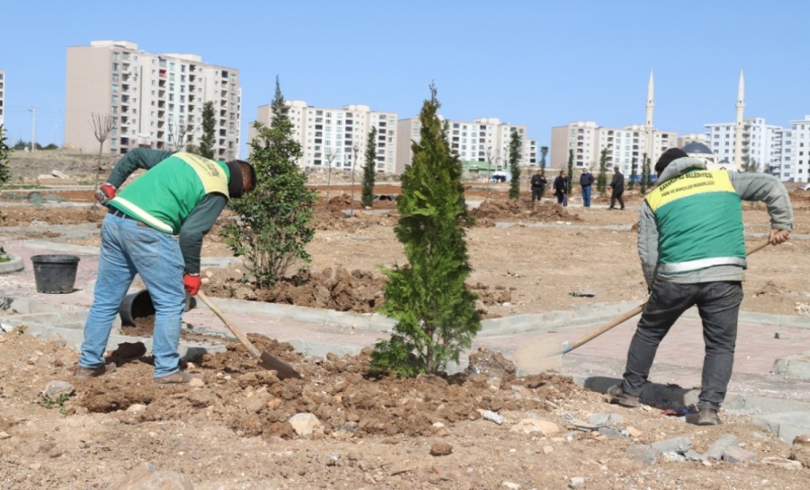 SEYRANTEPE YENİ PARKLARLA YEŞİLLENİYOR