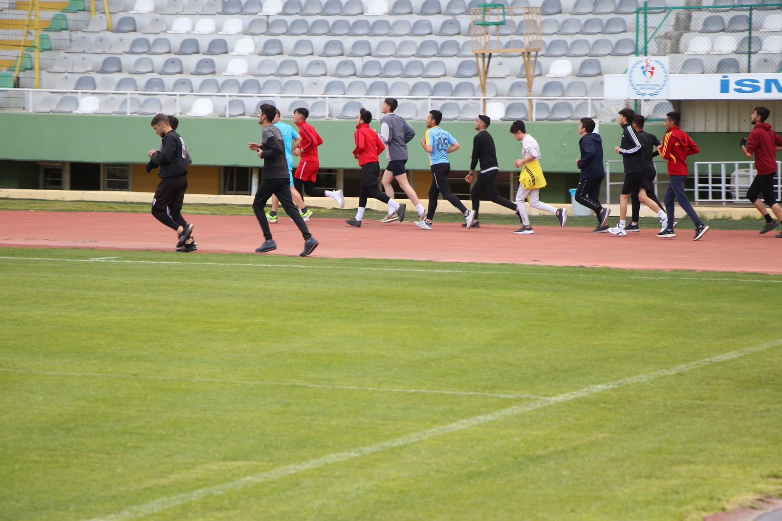 HALİLİYE BELEDİYESİ, ÖĞRENCİLERİ HAYALLERİNE KAVUŞTURUYOR