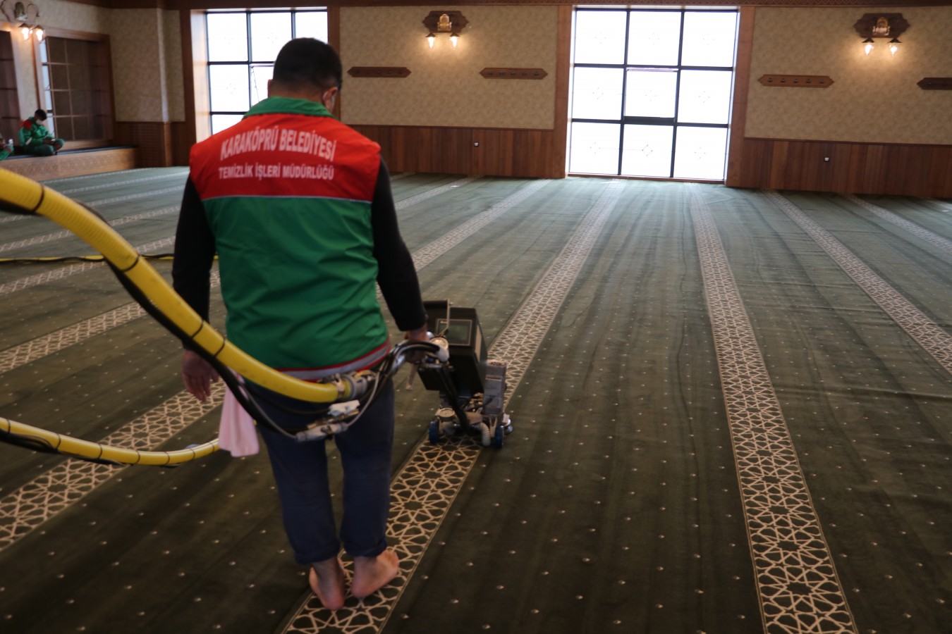 KARAKÖPRÜ’DE CAMİLER 11 AYIN SULTANINA HAZIRLANIYOR