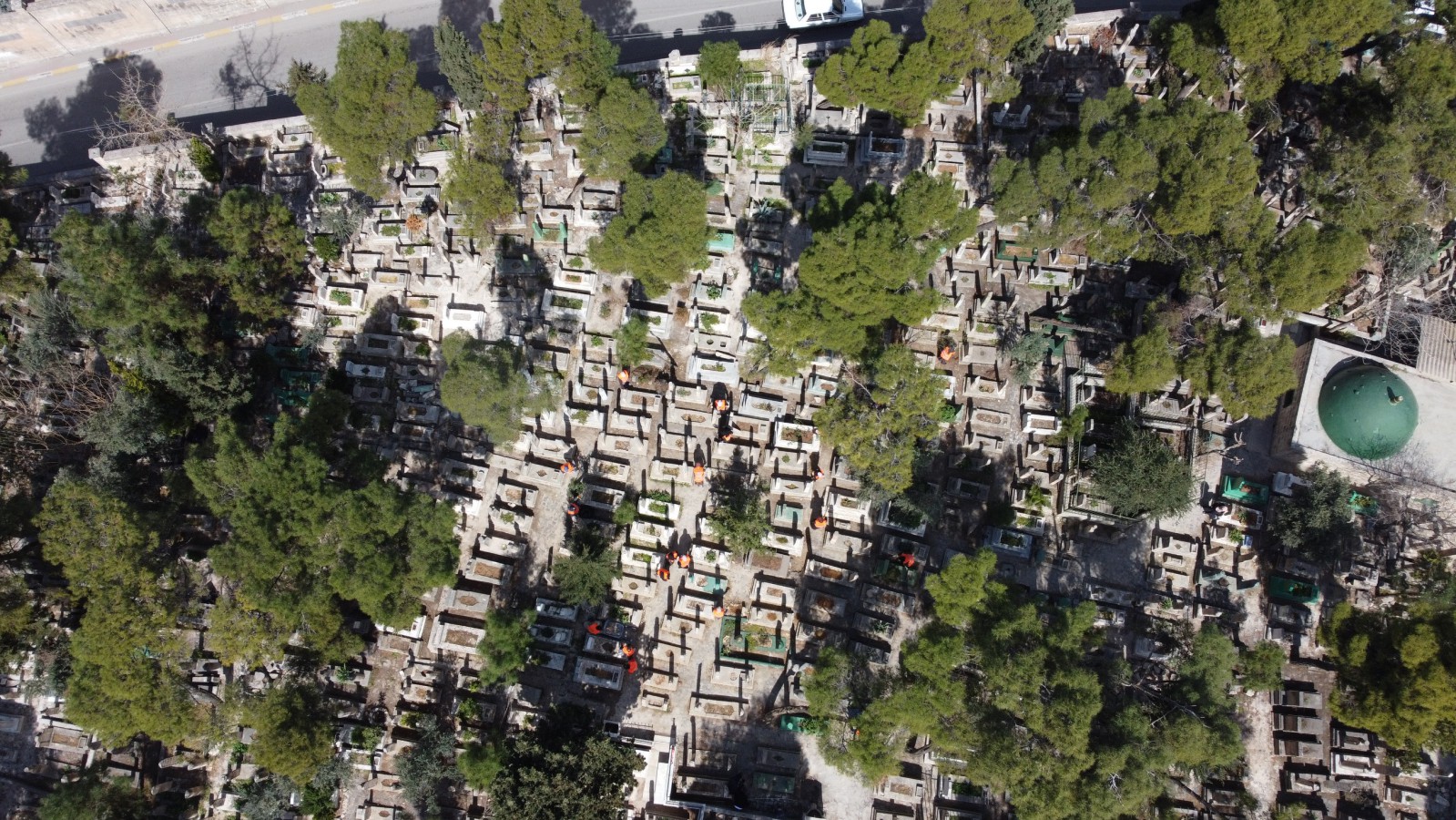 Mezarlıklarda Ramazan Öncesi Temizlik Ve Bakım Çalışmaları Gerçekleştirildi