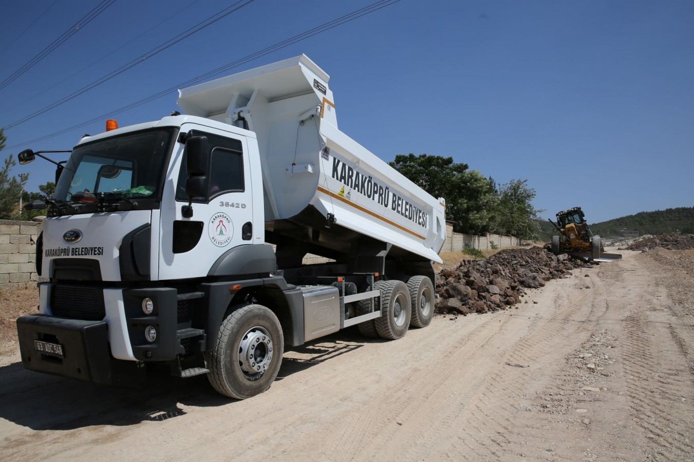 KARAKÖPRÜ’DE YENİ YOLLAR AÇILIYOR
