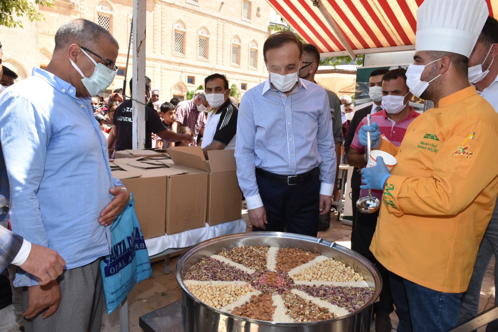 ŞURKAV’dan Aşure İkramı
