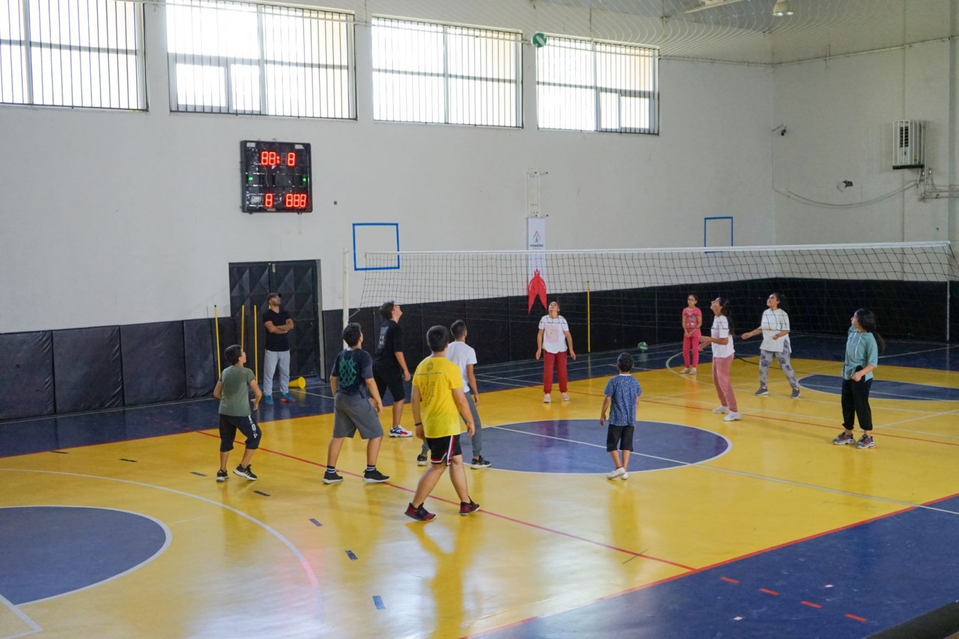 KARAKÖPRÜ’DE ÇOCUKLAR SPORLA TANIŞIYOR