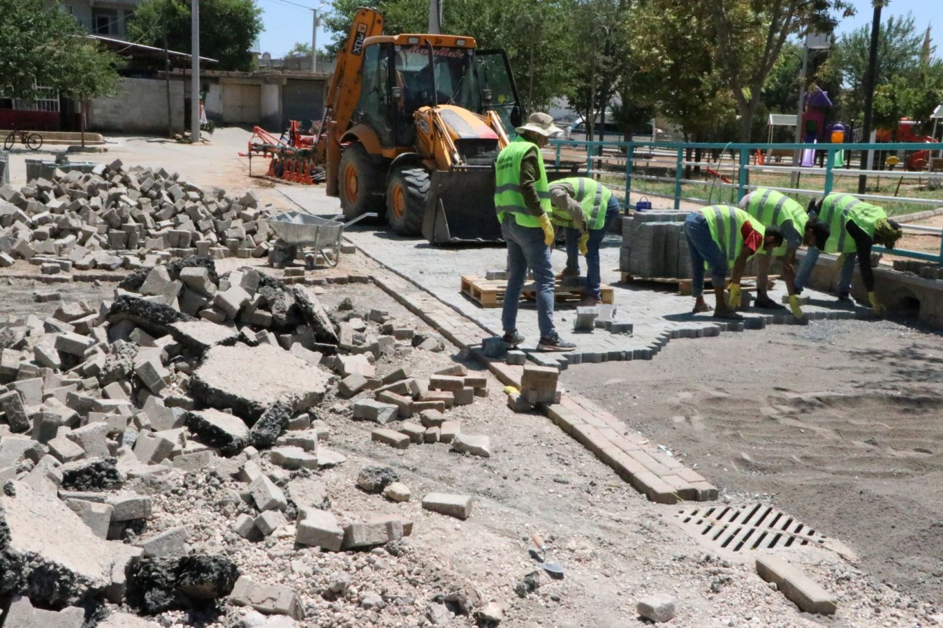 KISAS MAHALLESİNDE HUMMALI ÜST YAPI ÇALIŞMALARI SÜRÜYOR