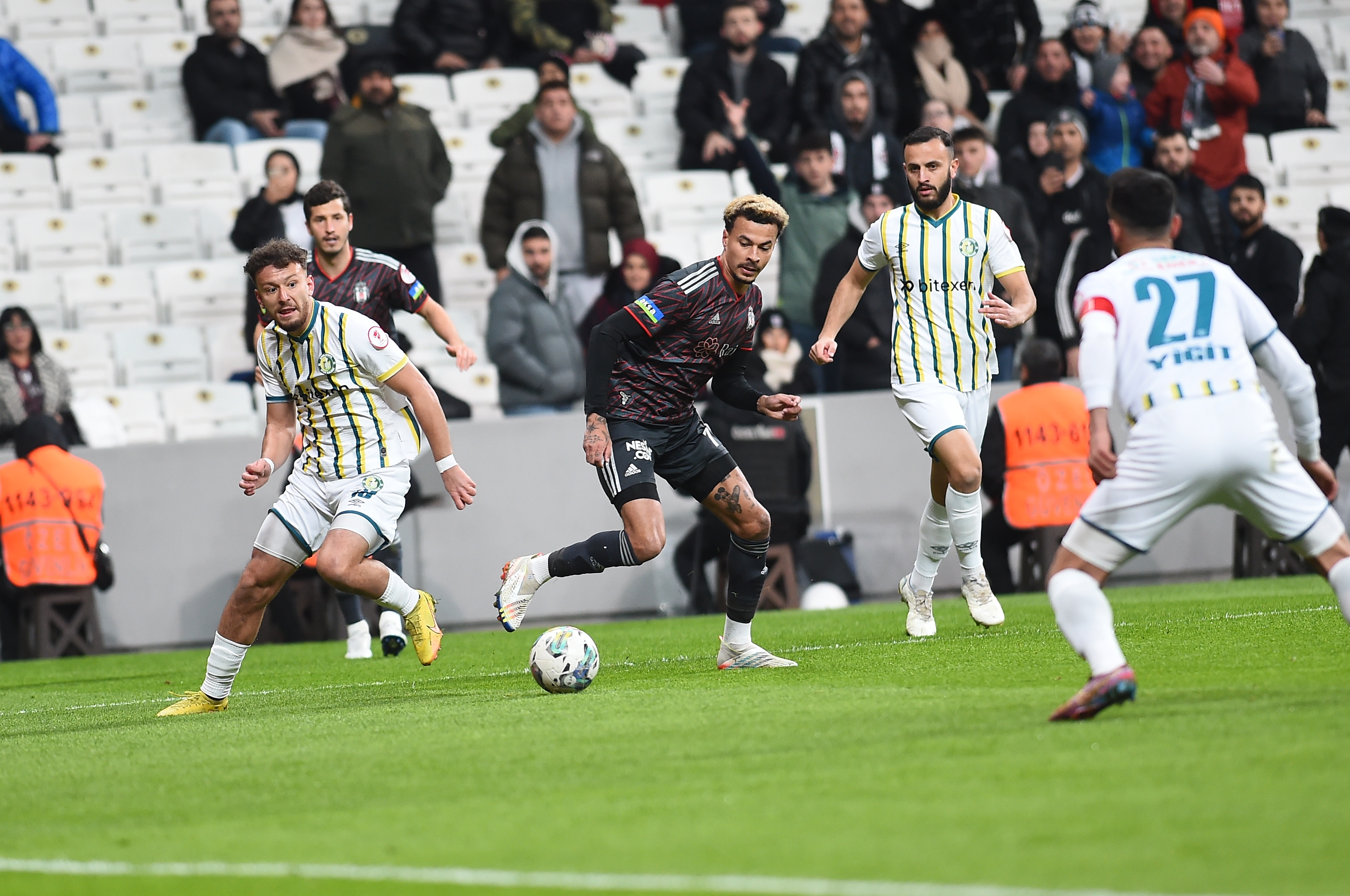 ŞANLIURFASPOR MUHTEŞEM BAŞLADI SONUNU GETİREMEDİ.