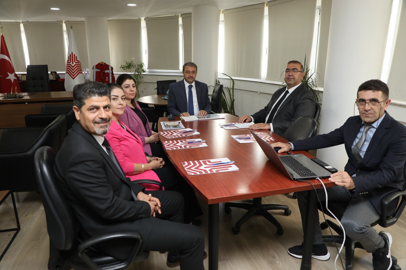 VALİ ŞILDAK VAKIFLAR VE SGK'YI ZİYARET ETTİ