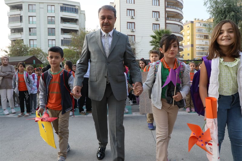 VALİ ŞILDAK: “EĞİTİMİN HER YÖNÜYLE GELİŞMESİ İÇİN ÇALIŞIYORUZ”