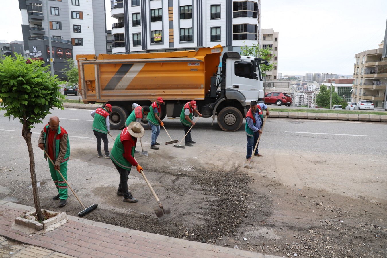 BAŞKAN NİHAT ÇİFTÇİ, "KARAKÖPRÜ’DE TEMİZLİK SEFERBERLİĞİ BAŞLATIYORUZ"