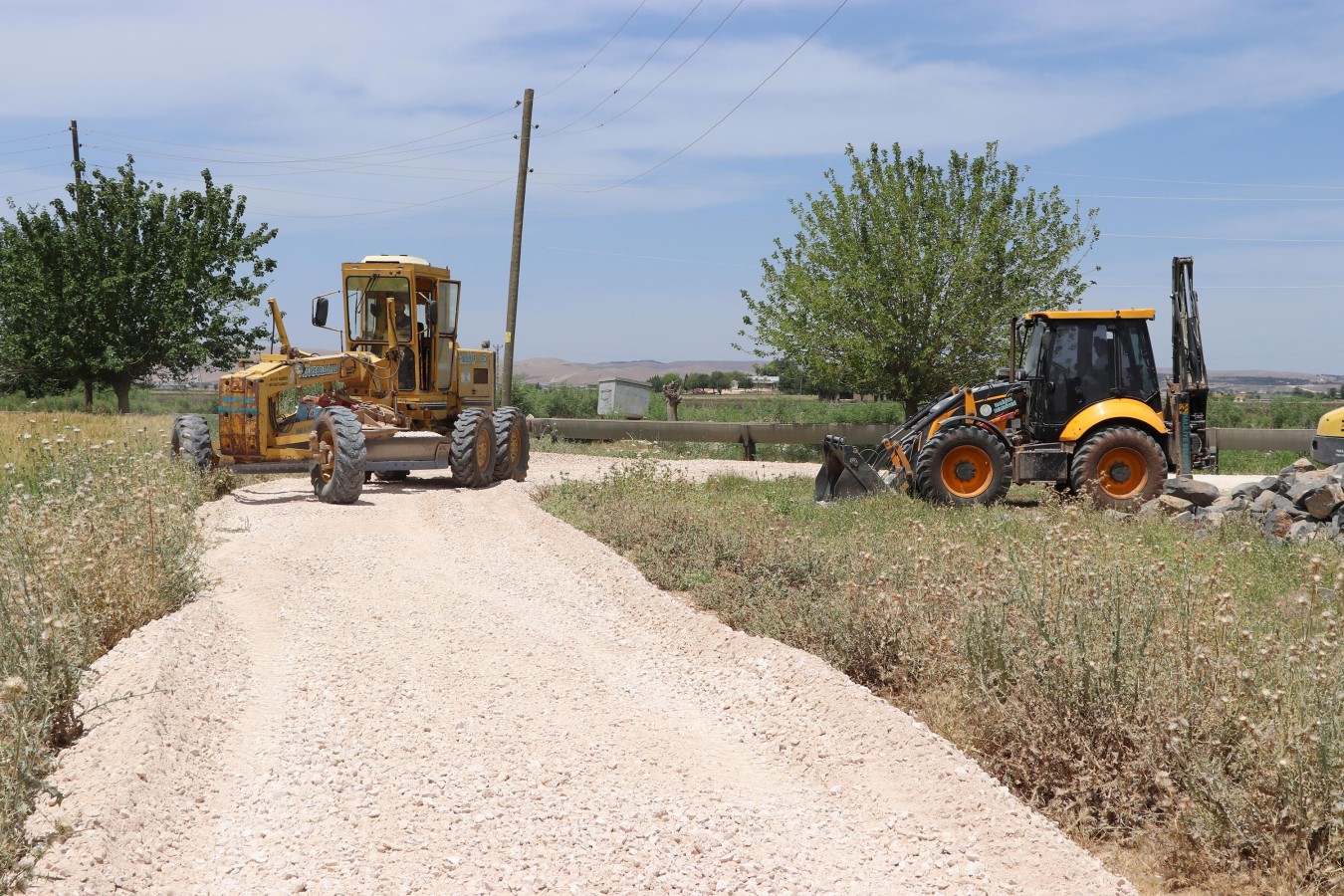 HALİLİYE’DE KIRSAL MAHALLELERDE ÜSTYAPI ÇALIŞMALARI ARALIKSIZ SÜRÜYOR