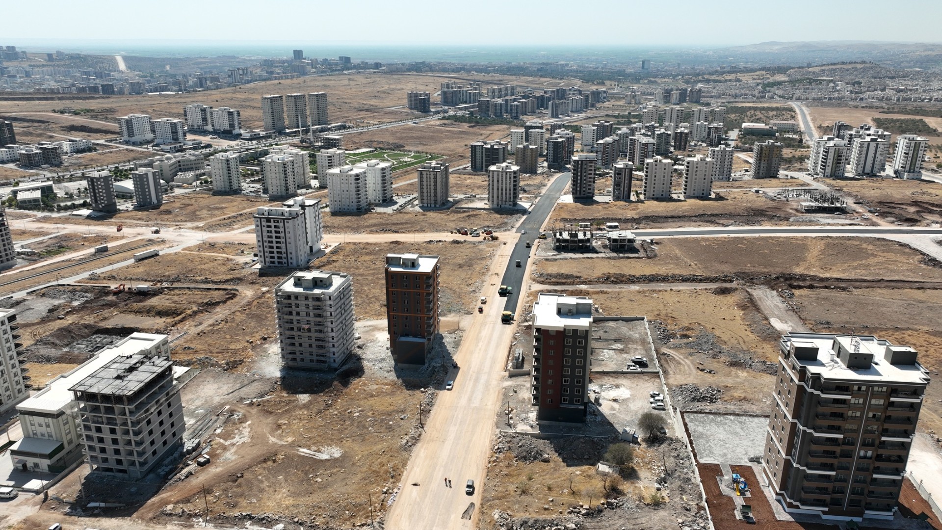 MEHMETÇİK MAHALLESİ’NDE ASFALT ATAĞI SÜRÜYOR