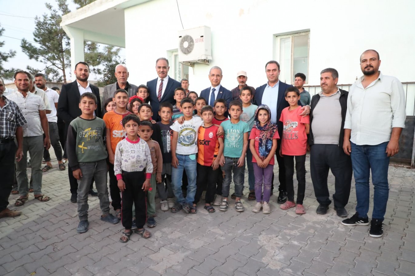 Başkan Kuş, Milletvekili Dusak ve Başkan Elgün Eyyübiye Kırsal Mahallelerinde Halkla Buluştu