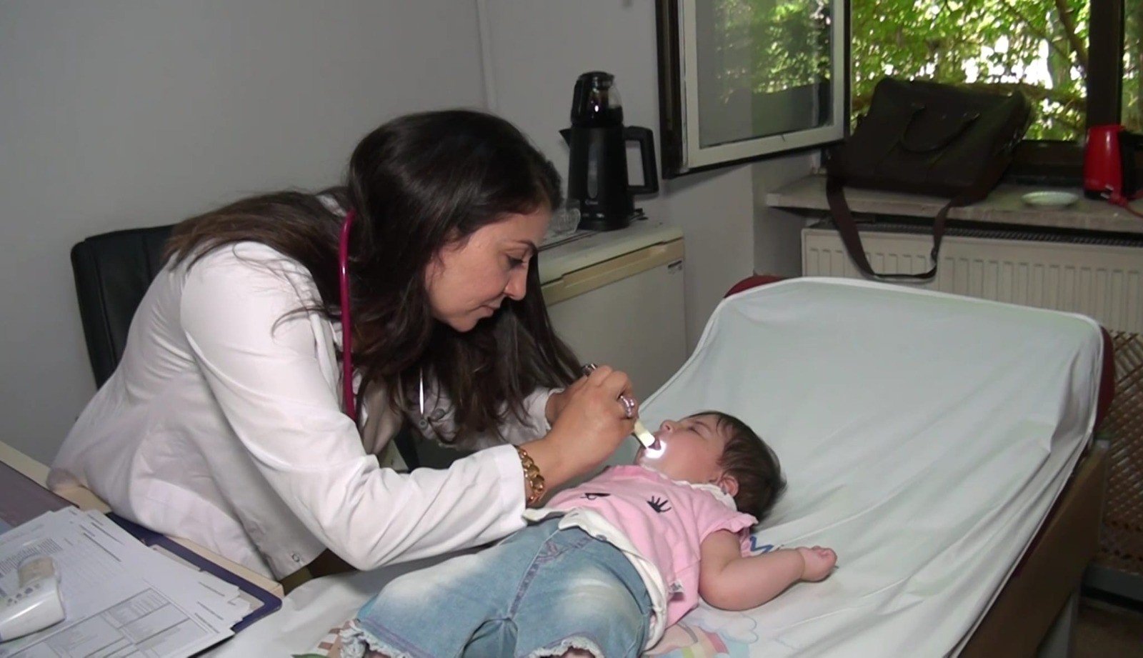 Çocuklarda Sessizce Yayılıyor: Uzmanlardan El, Ayak ve Ağız Hastalığı Uyarısı