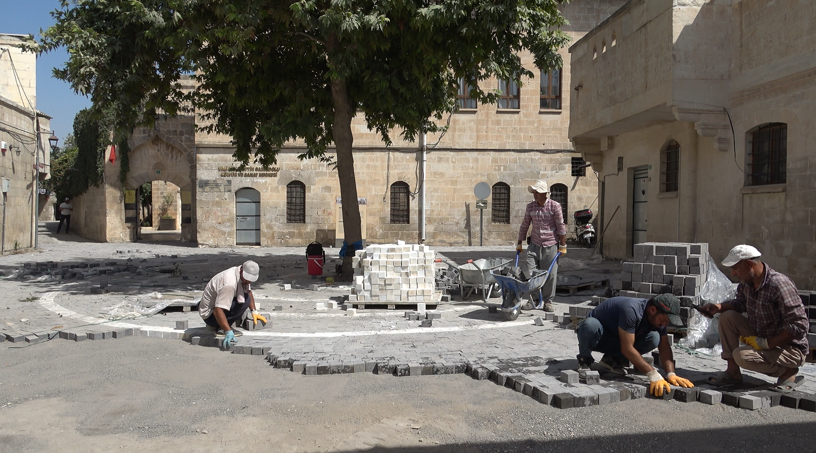 ŞANLIURFA’DA 58 MEYDANI YENİ YÜZÜNE KAVUŞUYOR