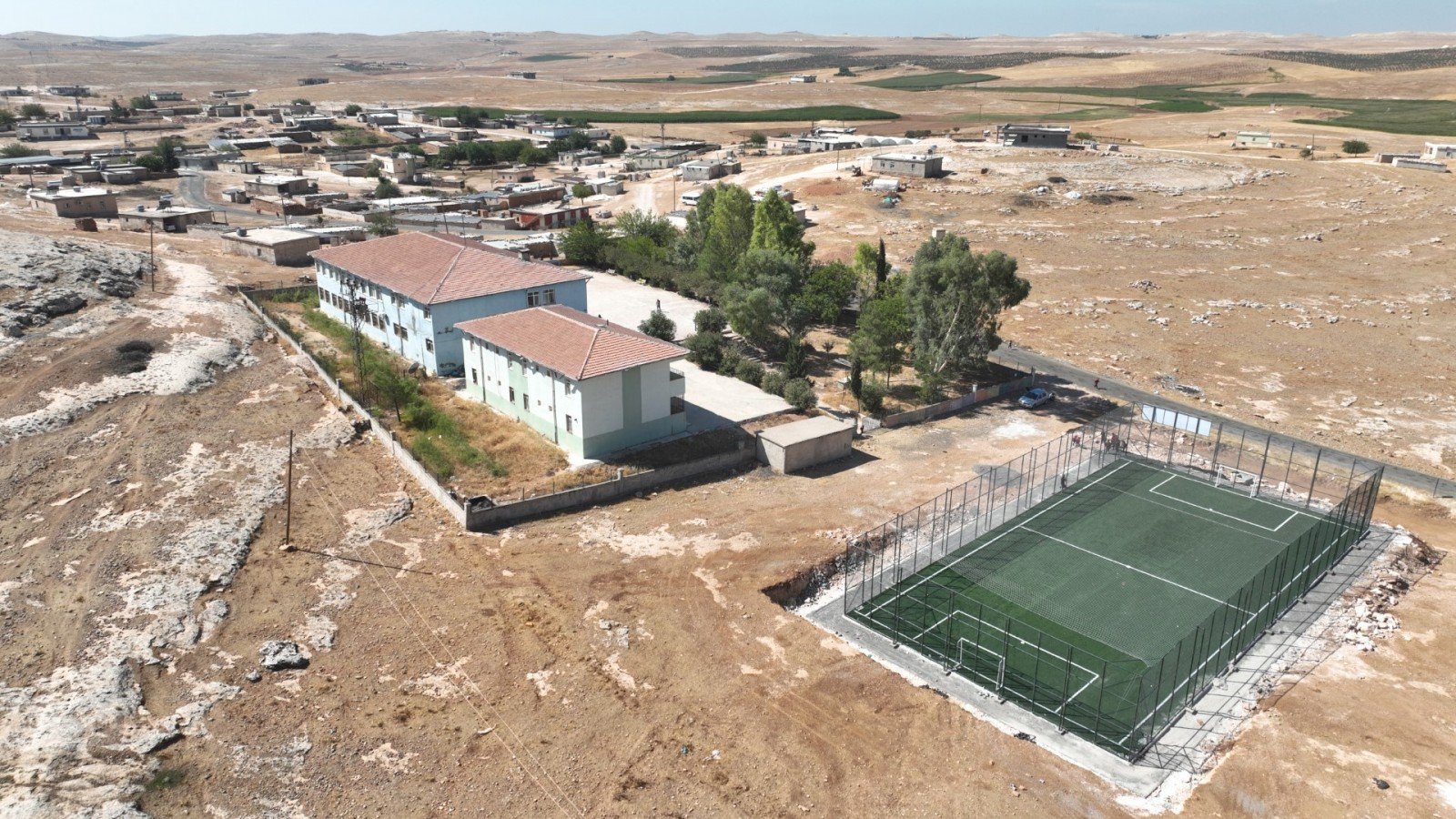 Eyyübiye’de Üç Halı Saha Daha Tamamlandı