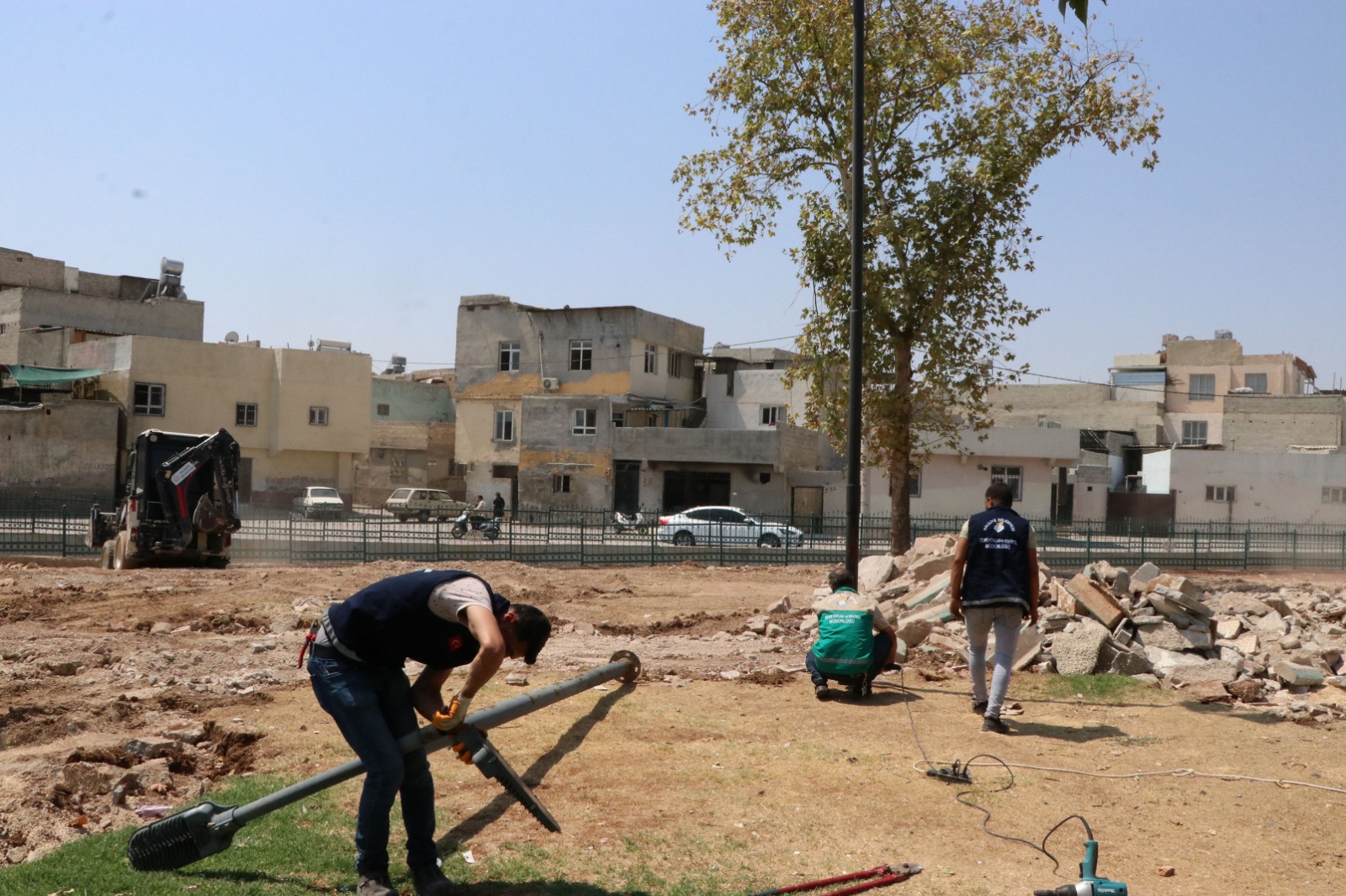 HALİLİYE BELEDİYESİ YENİ PARK ÇALIŞMALARINI SÜRDÜRÜYOR