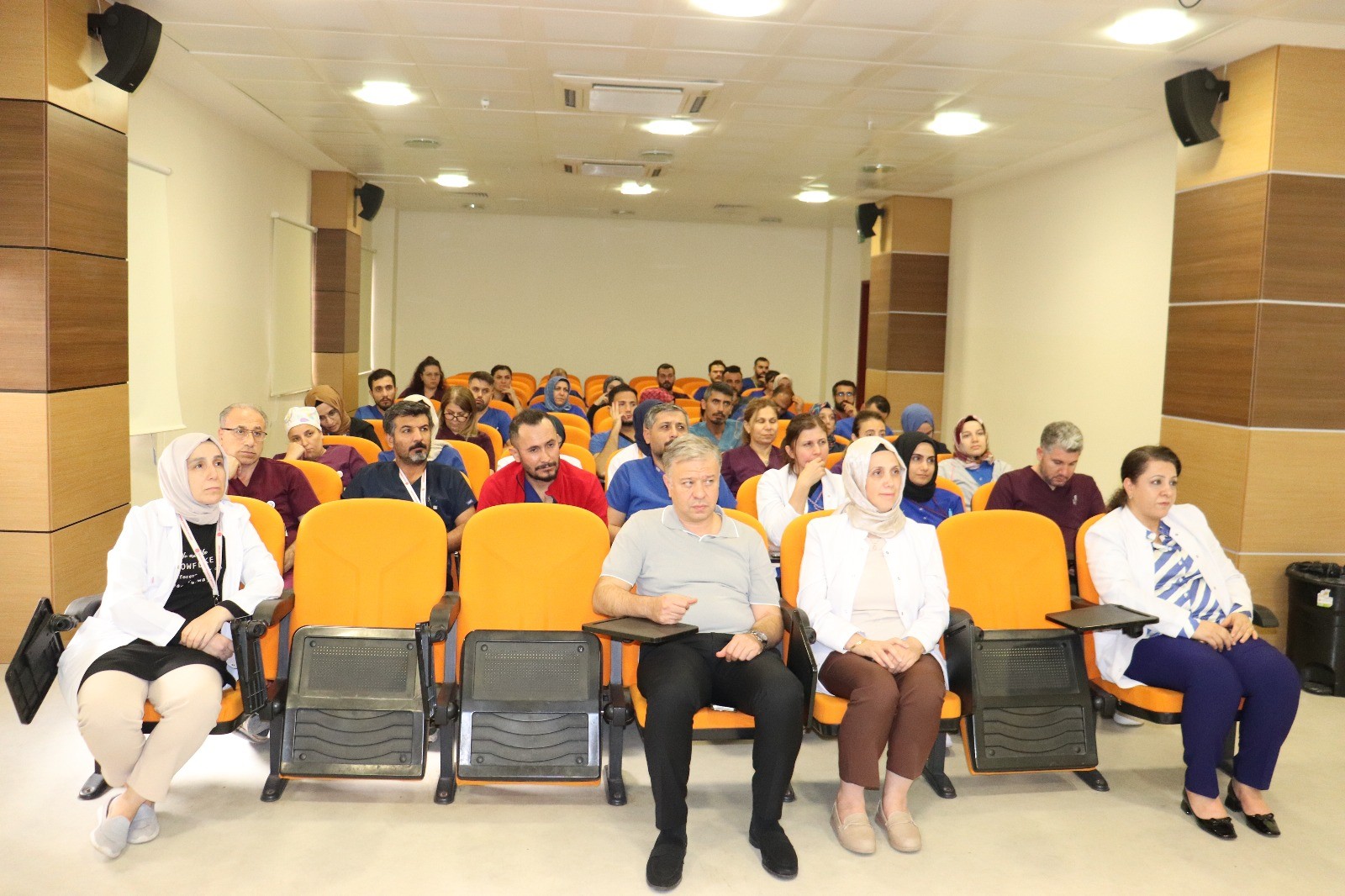 SONBAHAR VE KIŞ AYLARINDA SESSİZ TEHDİT! UYUZ VAKALARINDA