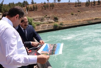 Vali Ayhan, Vatandaşları Kanallarda Yüzülmemesi Konusunda