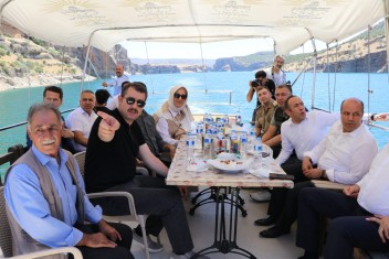 Vali Ayhan’ın Gündeminde Turizm