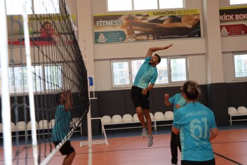 ÖĞRETMENLER KARAKÖPRÜ’DE SAHAYA