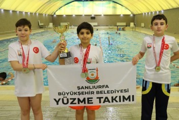 ŞANLIURFA BÜYÜKŞEHİR BELEDİYESİ’NDEN YÜZMEDE BÜYÜK BAŞARI: 1 KUPA, 48